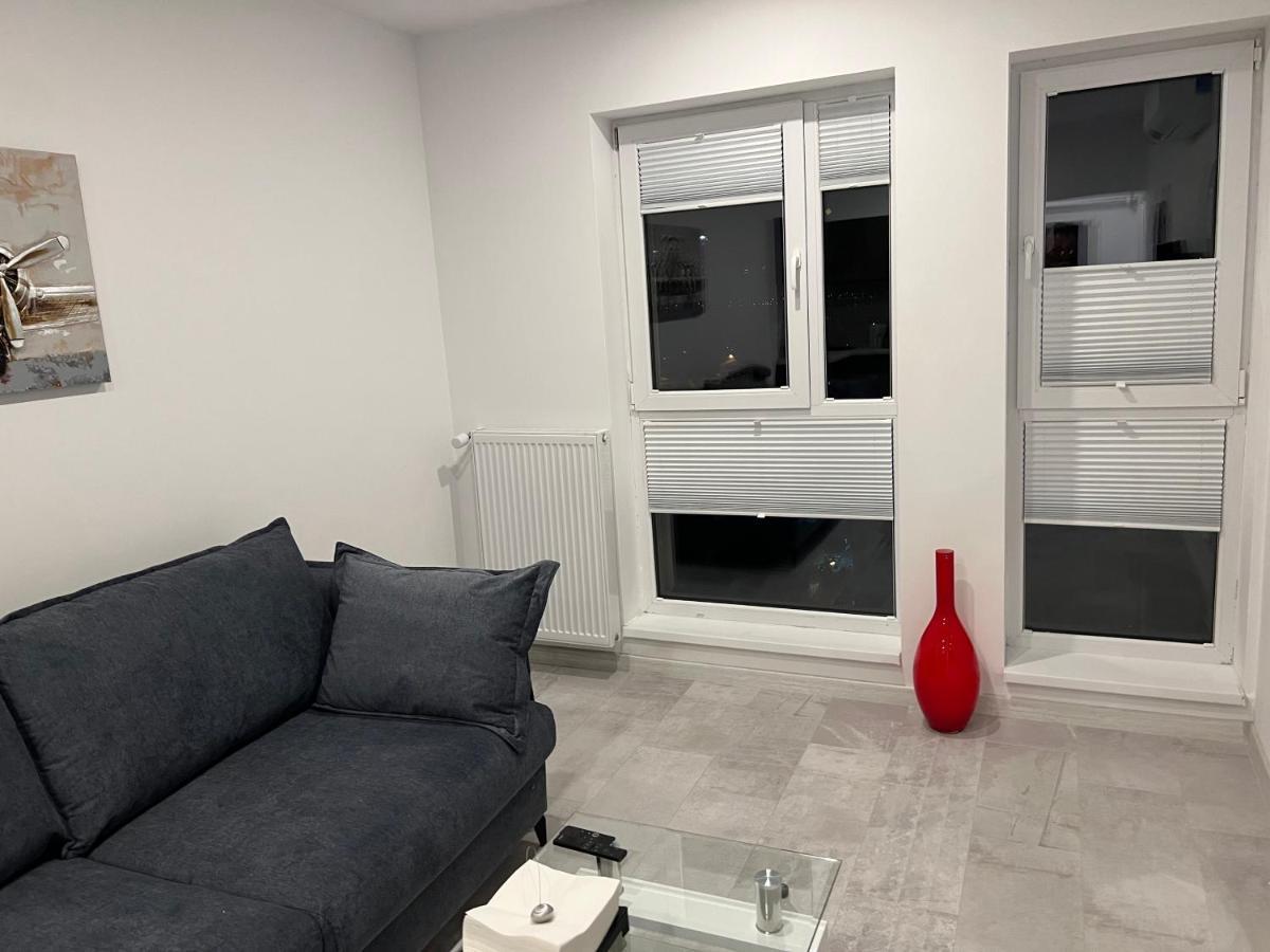 Fancy Penthouse Studio With Lakeview W10 Bukares Bagian luar foto