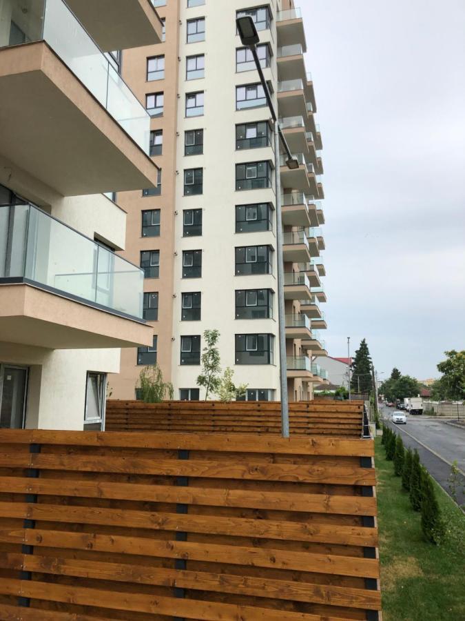 Fancy Penthouse Studio With Lakeview W10 Bukares Bagian luar foto