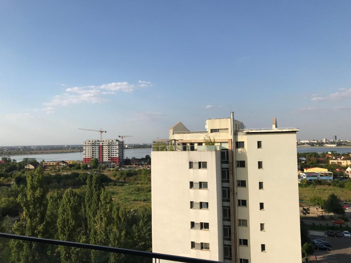 Fancy Penthouse Studio With Lakeview W10 Bukares Bagian luar foto