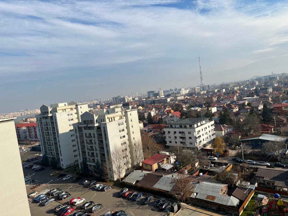 Fancy Penthouse Studio With Lakeview W10 Bukares Bagian luar foto