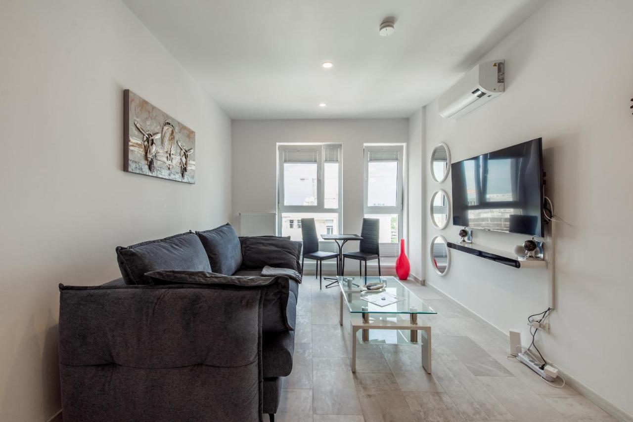 Fancy Penthouse Studio With Lakeview W10 Bukares Bagian luar foto