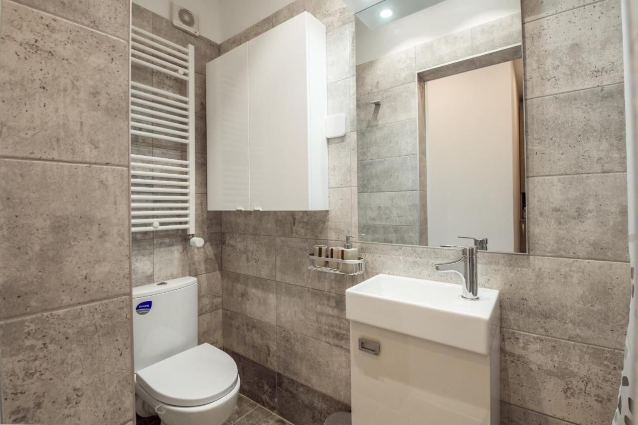Fancy Penthouse Studio With Lakeview W10 Bukares Bagian luar foto