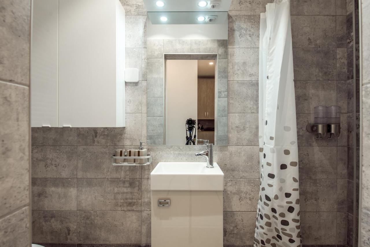Fancy Penthouse Studio With Lakeview W10 Bukares Bagian luar foto