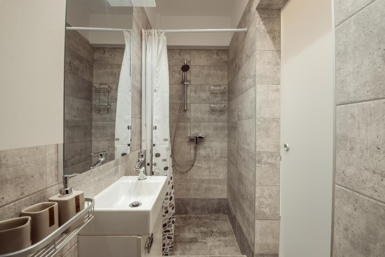 Fancy Penthouse Studio With Lakeview W10 Bukares Bagian luar foto